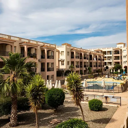 Germaine's Place 2br, Paphos, Walk To Faros *