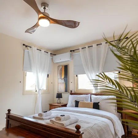 Germaine's Place 2br, Paphos, Walk To Faros Apartment Paphos