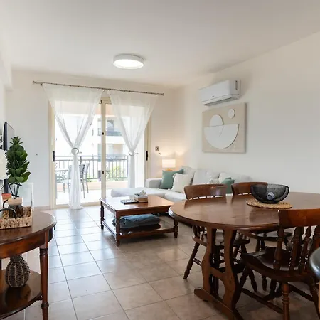 Germaine's Place 2br, Paphos, Walk To Faros Apartment *