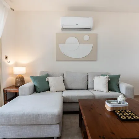 Apartment Germaine's Place 2br, Paphos, Walk To Faros