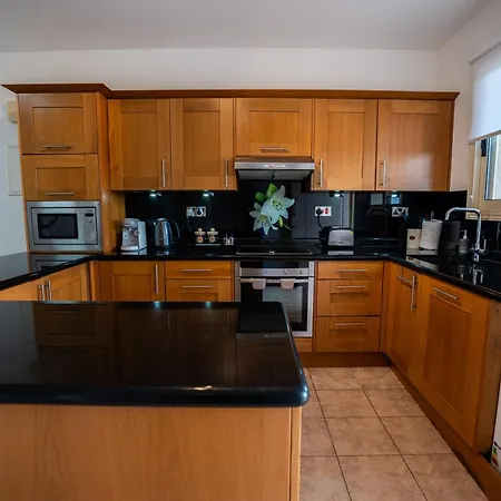 Germaine's Place 2br, Paphos, Walk To Faros Apartament Paphos