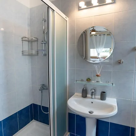 Apartment Germaine's Place 2br, Paphos, Walk To Faros