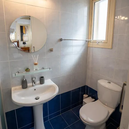 Germaine's Place 2br, Paphos, Walk To Faros * Paphos