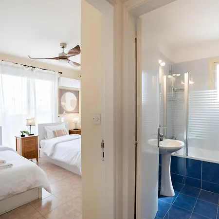 Germaine's Place 2br, Paphos, Walk To Faros * Paphos