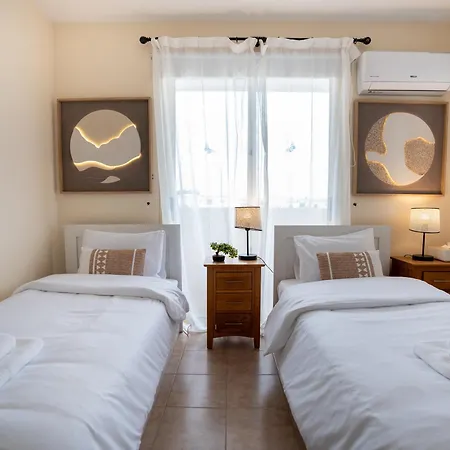 Germaine's Place 2br, Paphos, Walk To Faros Apartment Paphos